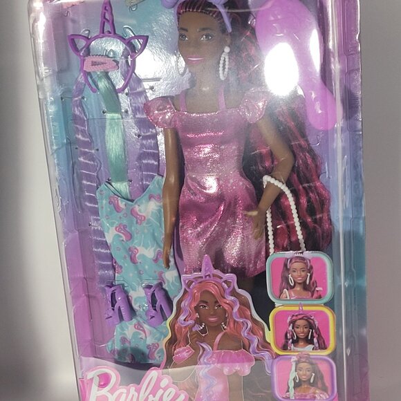 Barbie Fun and Fancy Doll & Accessoriers Set, Extra Outfits & Accessories - Picture 12 of 16